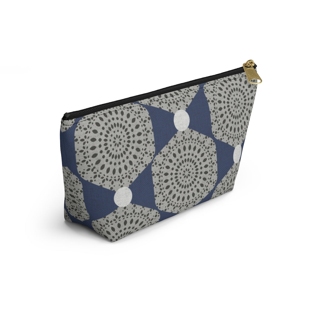 Lace Hexagon Accessory Pouch w T-bottom in Navy