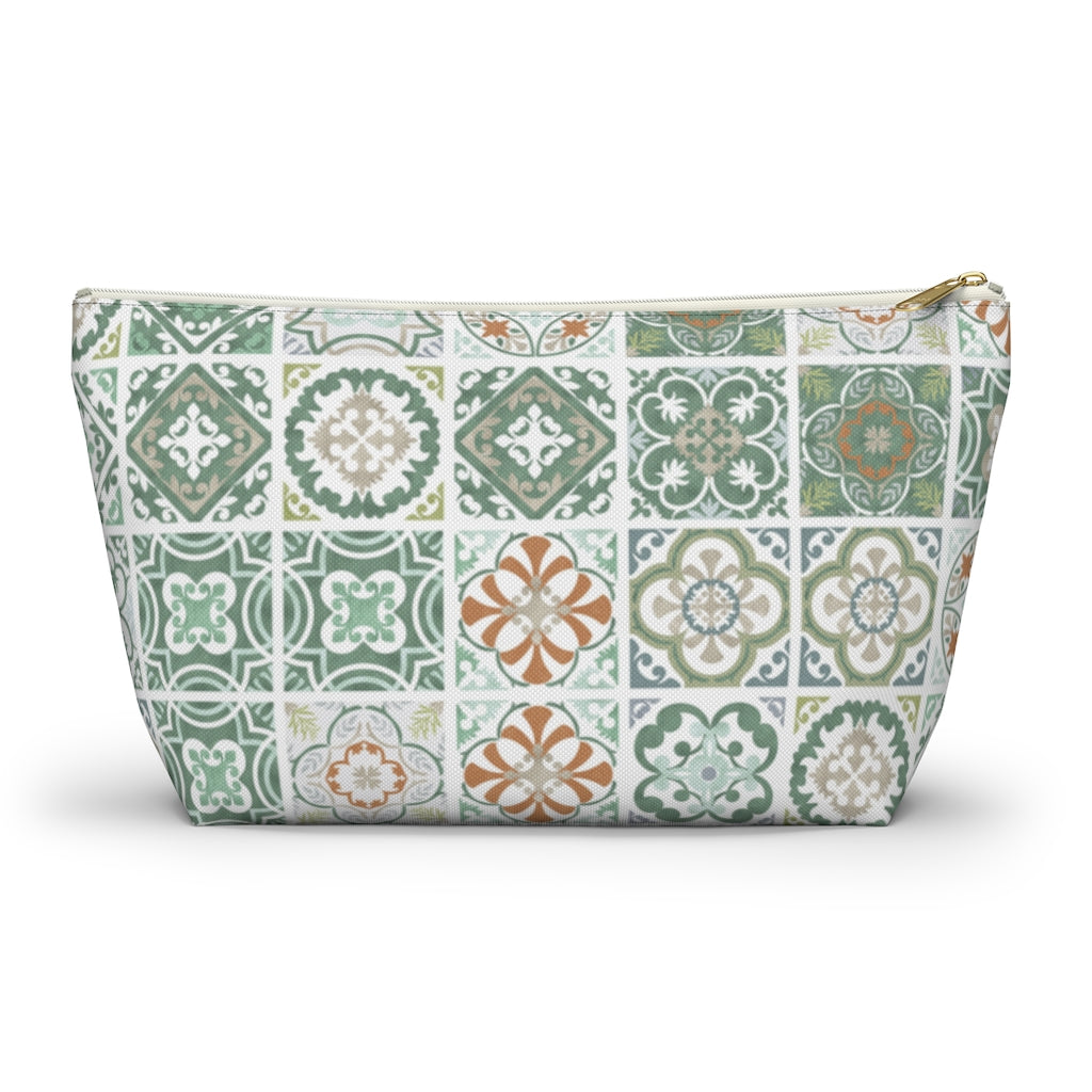 Seville Square Accessory Pouch w T-bottom in Green