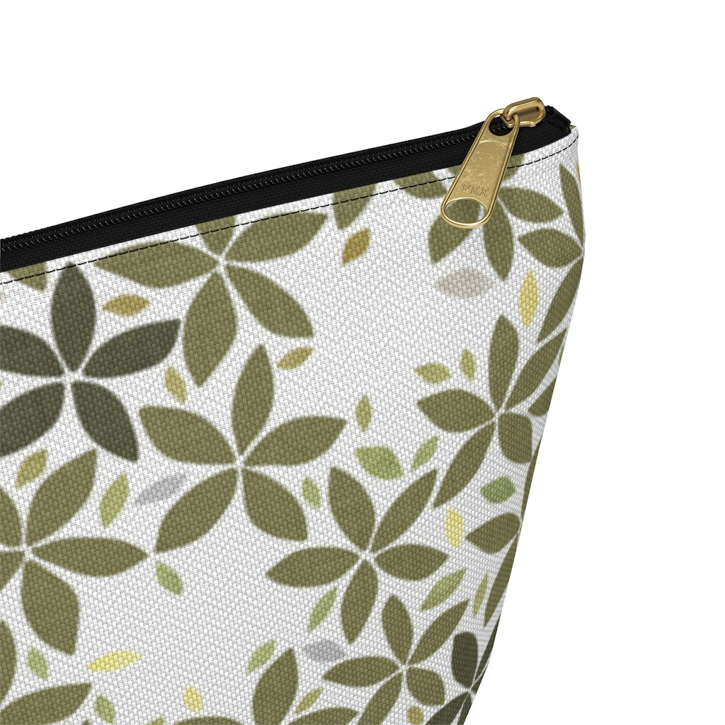 Snowbell Accessory Pouch w T-bottom in Green