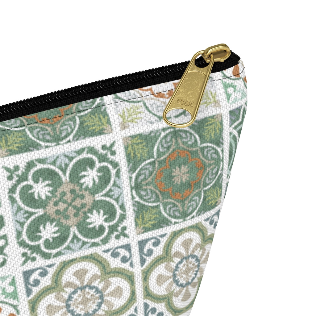 Seville Square Accessory Pouch w T-bottom in Green