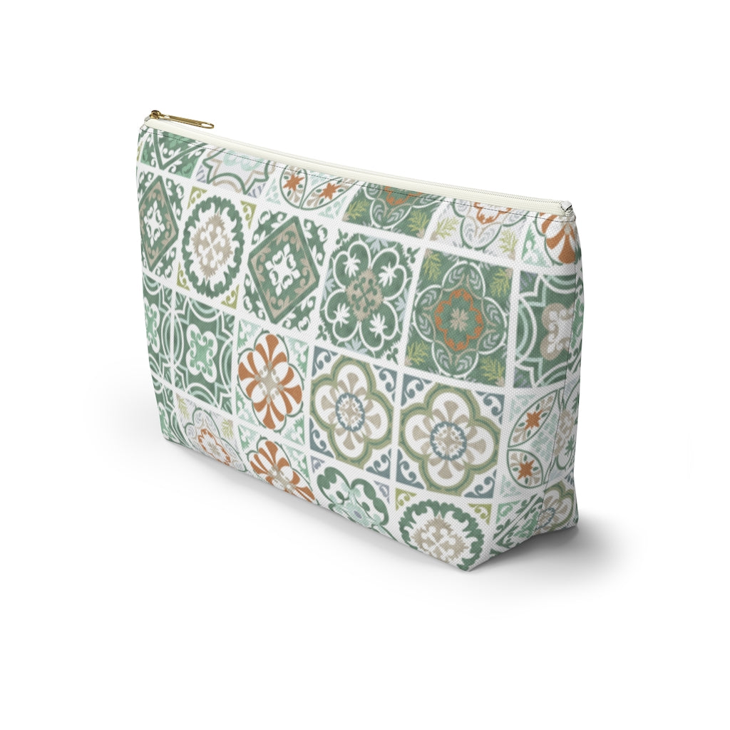 Seville Square Accessory Pouch w T-bottom in Green