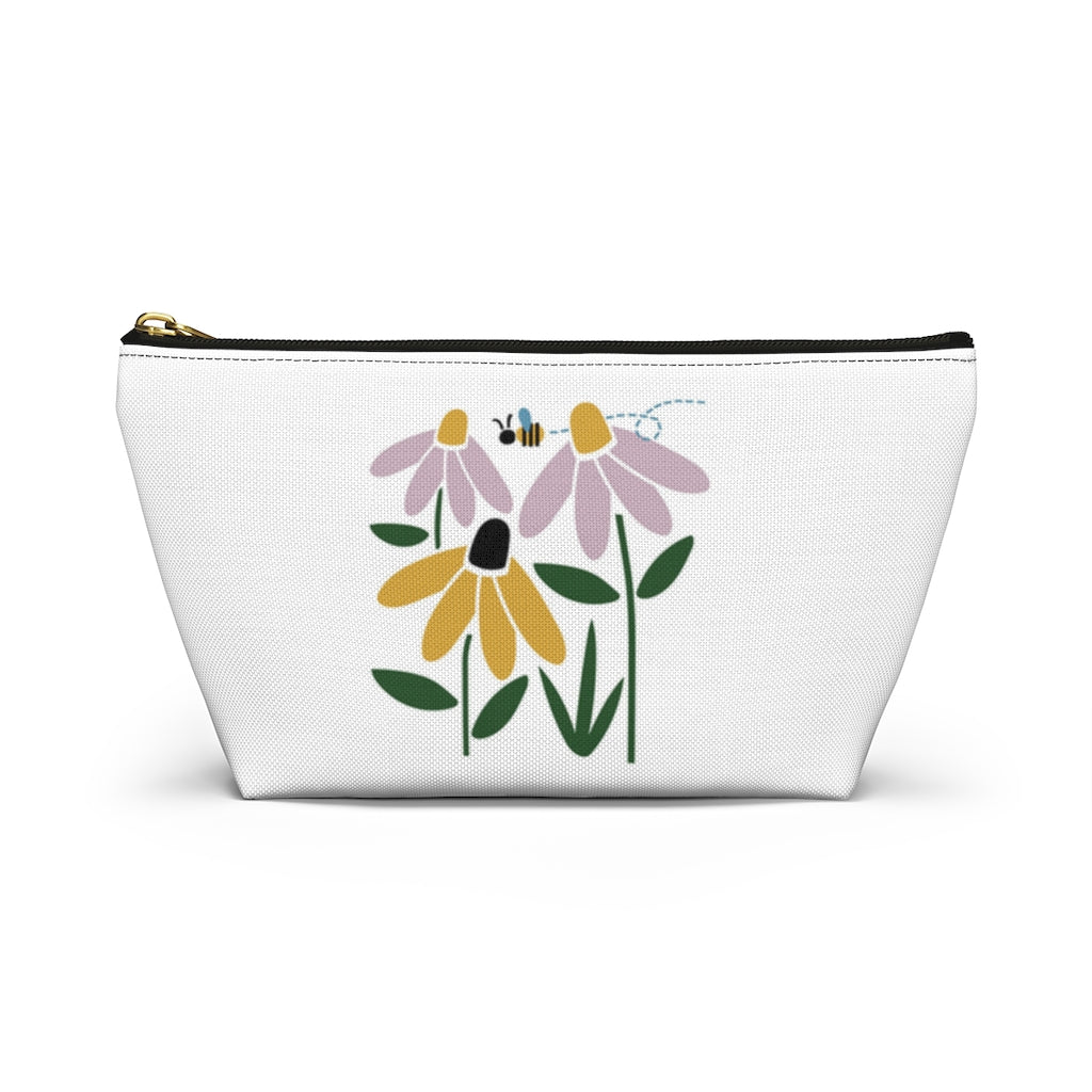 Daisies Accessory Pouch w T-bottom