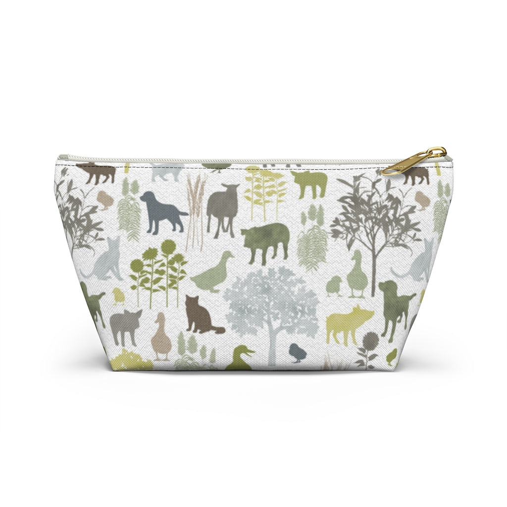 On the Farm Accessory Pouch w T-bottom in Green