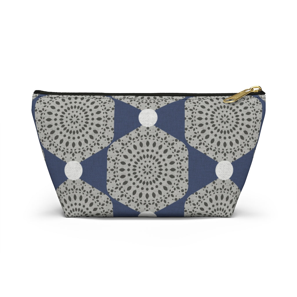 Lace Hexagon Accessory Pouch w T-bottom in Navy