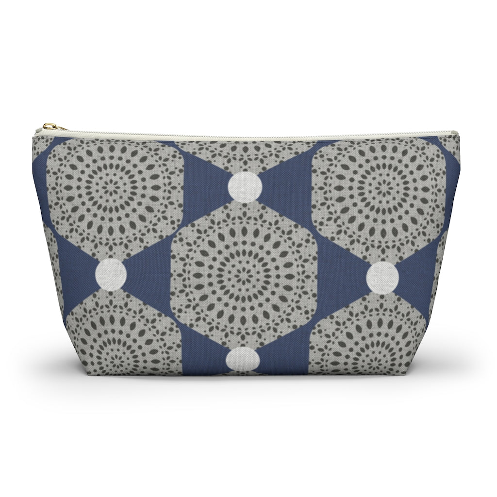 Lace Hexagon Accessory Pouch w T-bottom in Navy