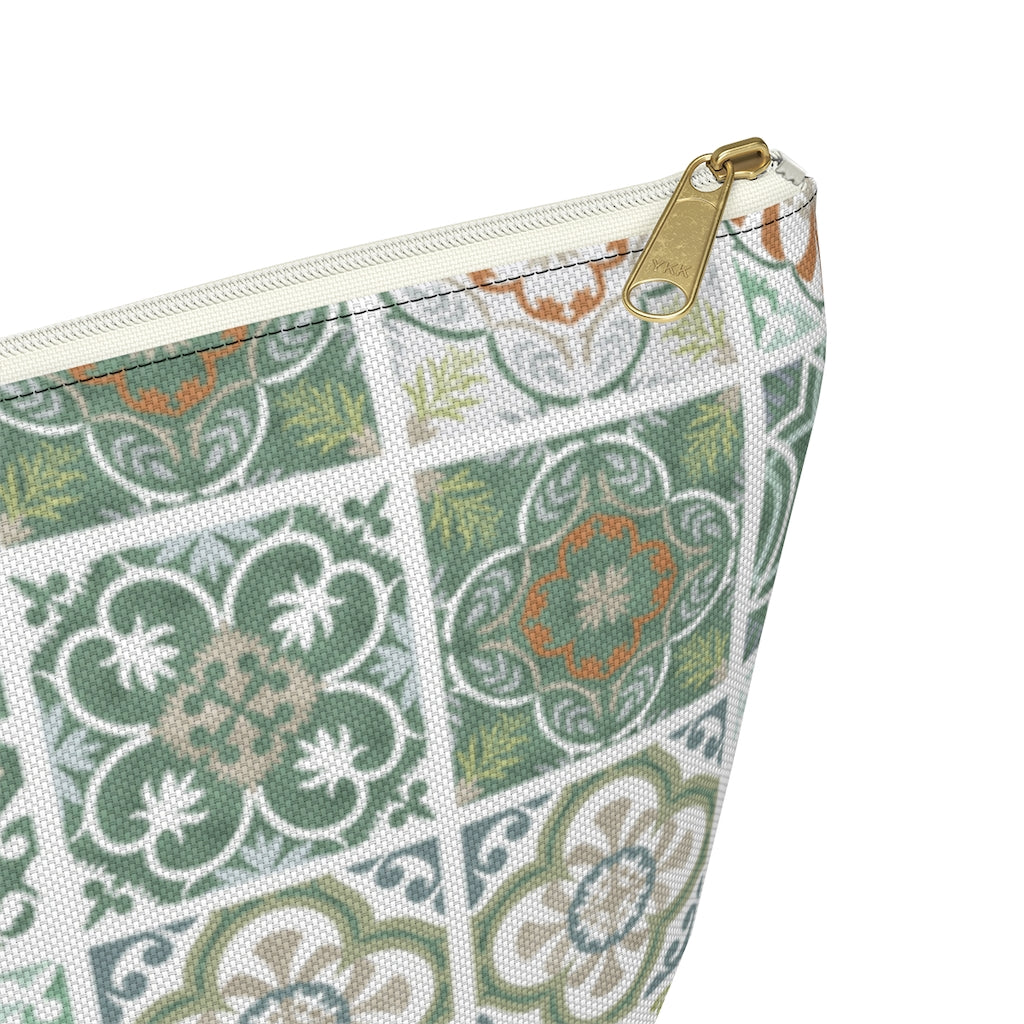 Seville Square Accessory Pouch w T-bottom in Green