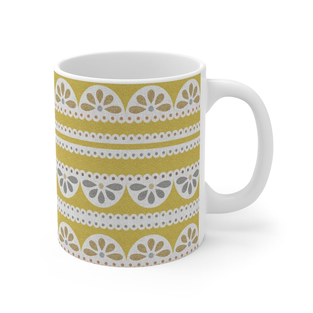 Eyelet Lace Mug in Yellow