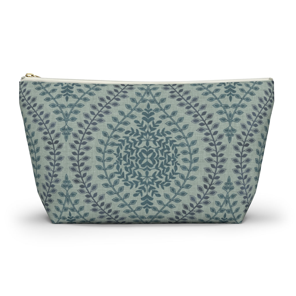 Mumbai Lace Accessory Pouch w T-bottom in Green
