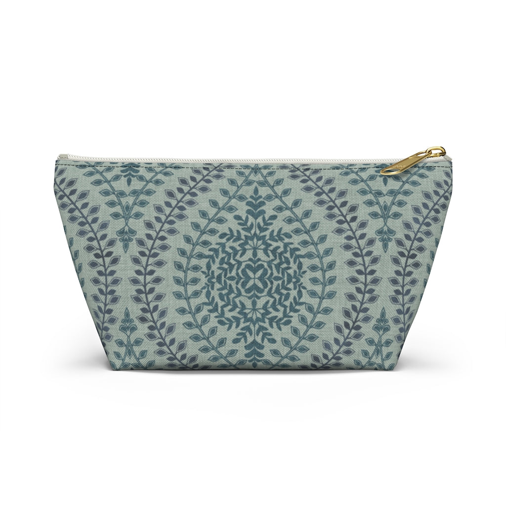 Mumbai Lace Accessory Pouch w T-bottom in Green