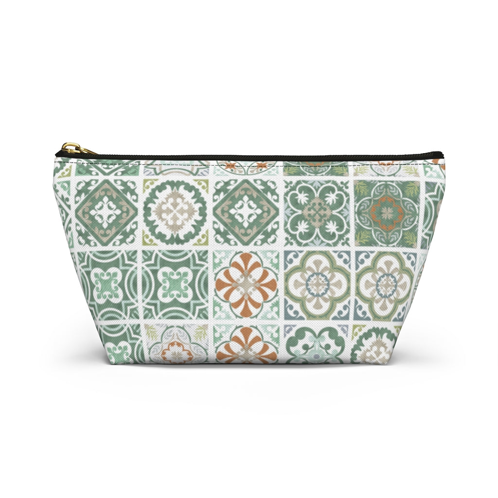 Seville Square Accessory Pouch w T-bottom in Green