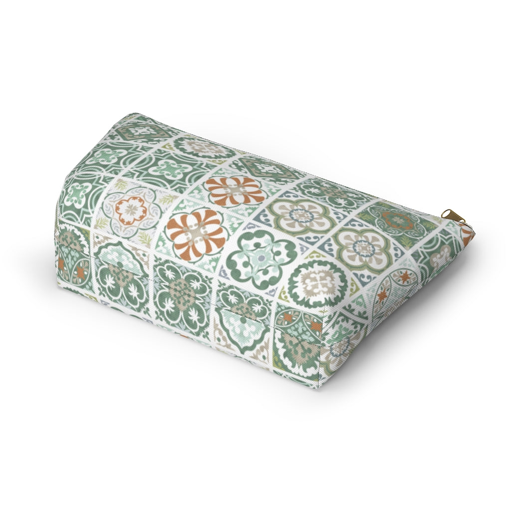 Seville Square Accessory Pouch w T-bottom in Green