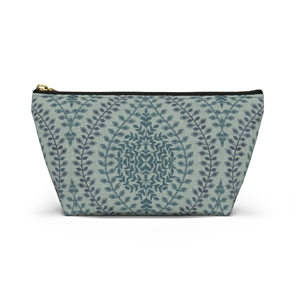 Mumbai Lace Accessory Pouch w T-bottom in Green