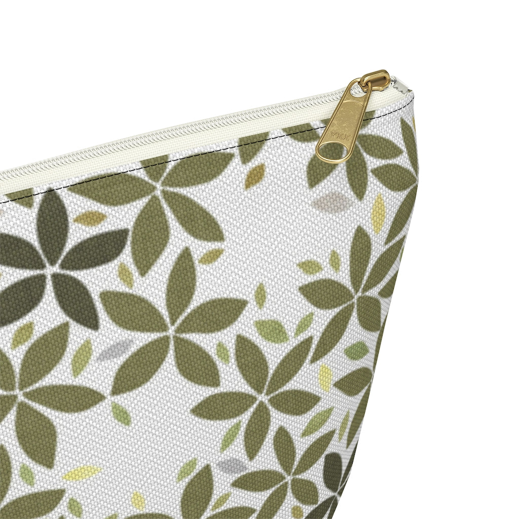 Snowbell Accessory Pouch w T-bottom in Green