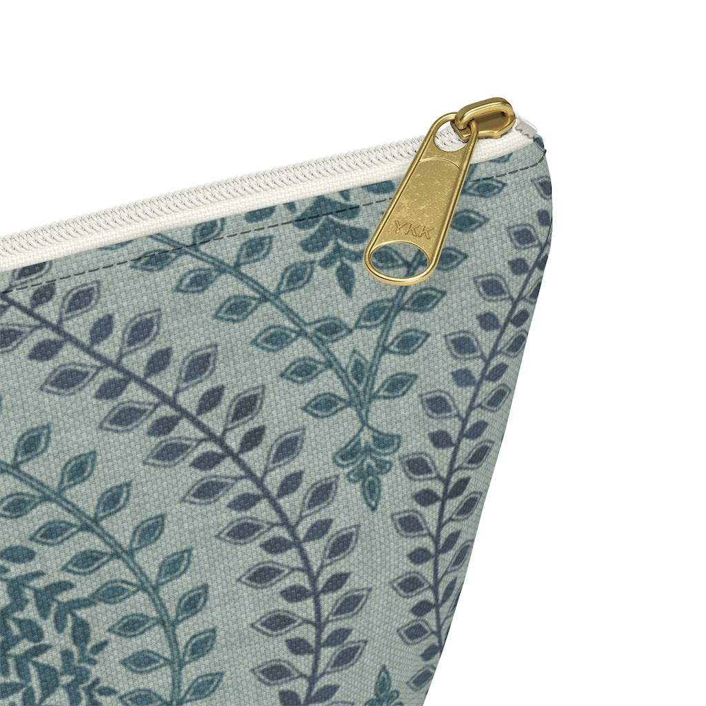 Mumbai Lace Accessory Pouch w T-bottom in Green
