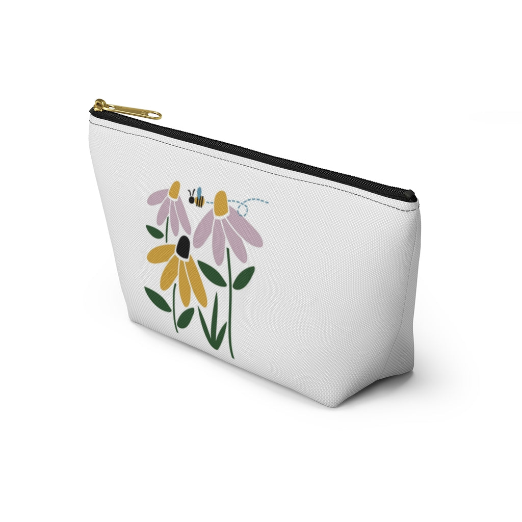Daisies Accessory Pouch w T-bottom