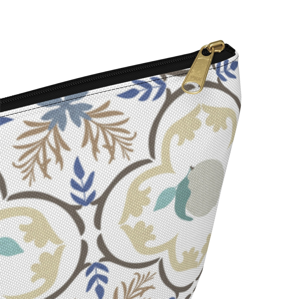 Freshly Squeezed Accessory Pouch w T-bottom in Brown