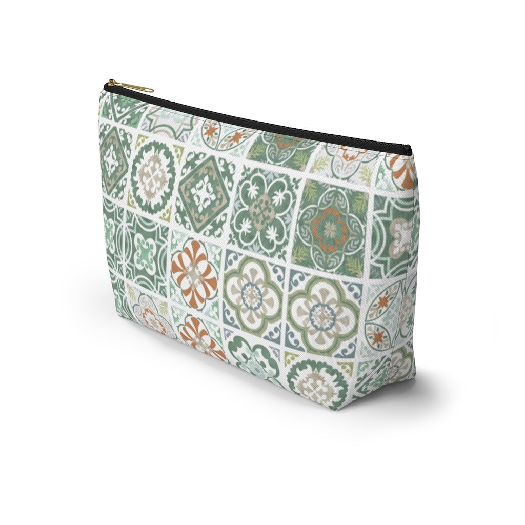 Seville Square Accessory Pouch w T-bottom in Green