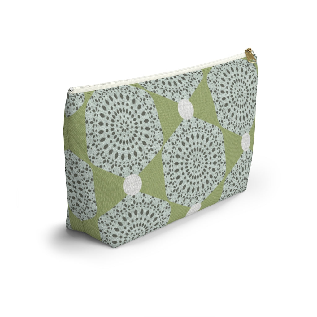 Lace Hexagon Accessory Pouch w T-bottom in Green