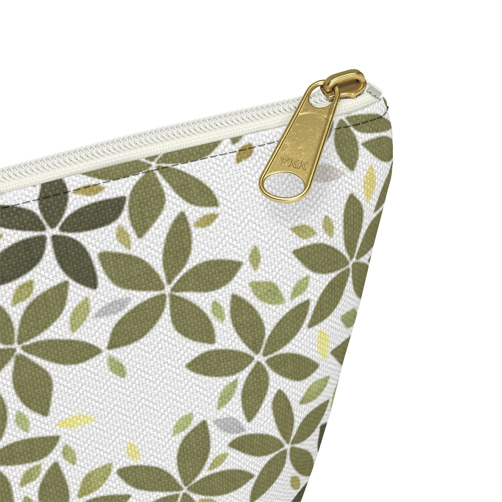 Snowbell Accessory Pouch w T-bottom in Green