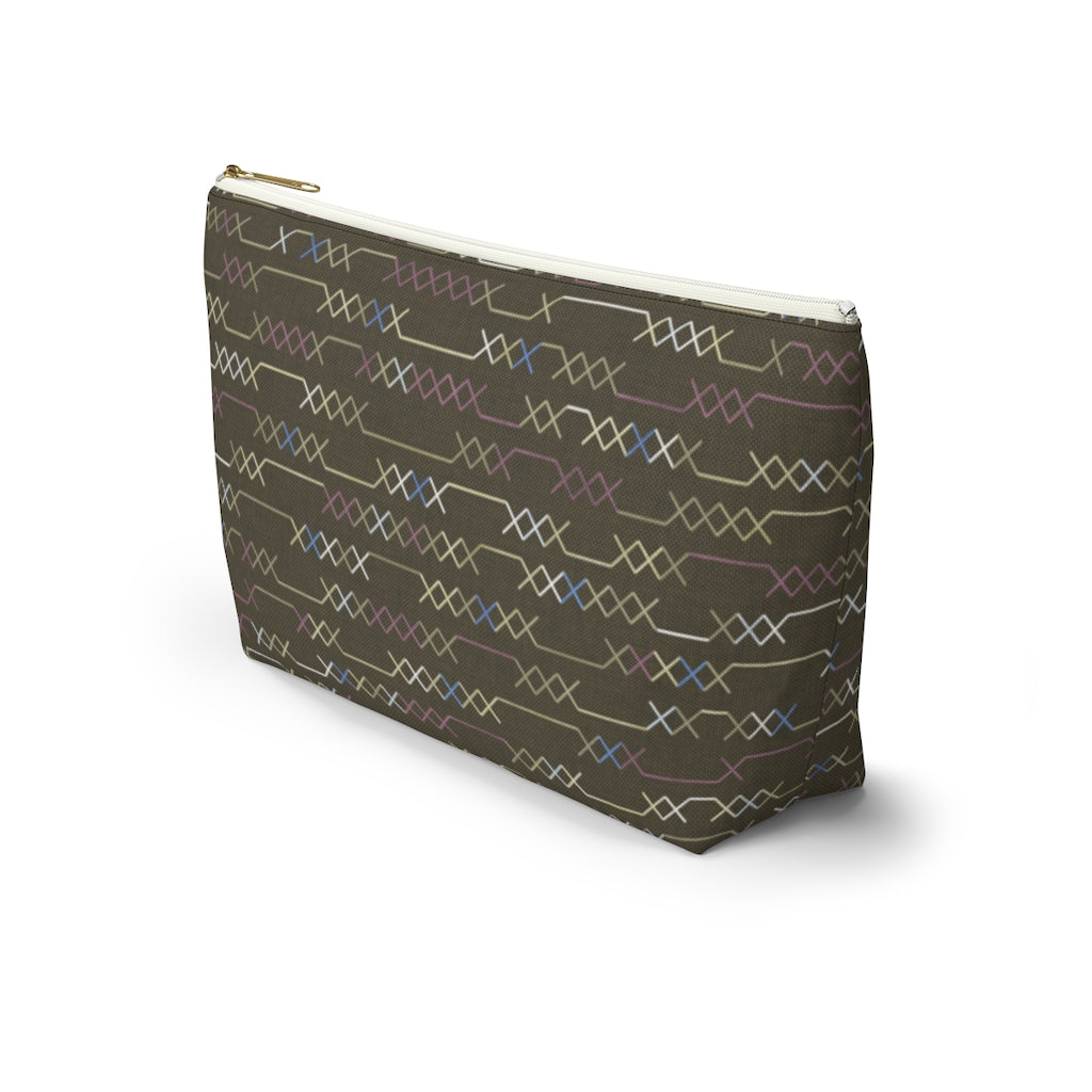 Santa Fe Stitch Accessory Pouch w T-bottom in Brown