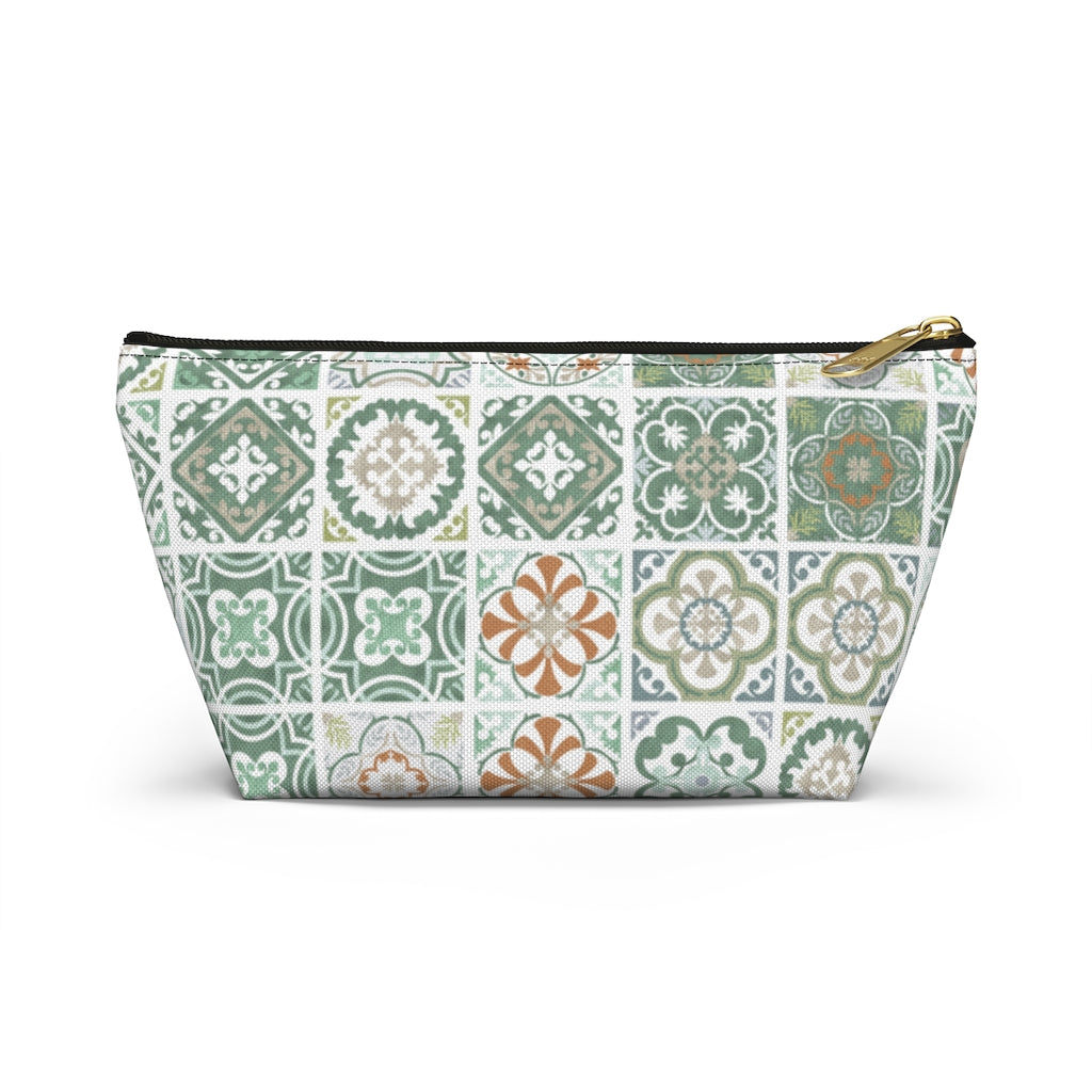 Seville Square Accessory Pouch w T-bottom in Green