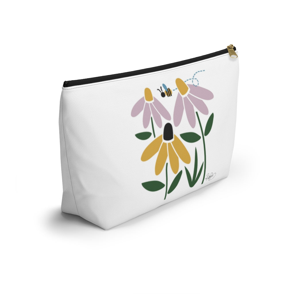 Daisies Accessory Pouch w T-bottom