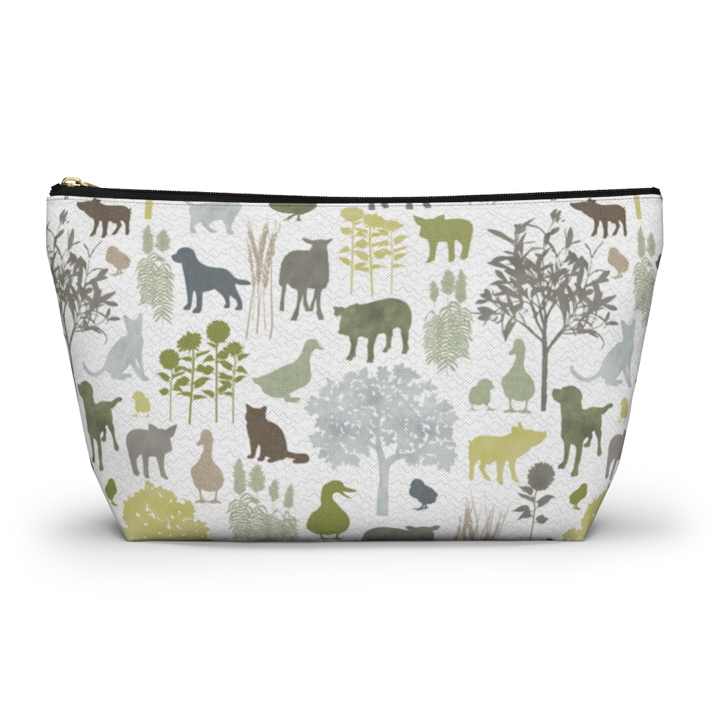 On the Farm Accessory Pouch w T-bottom in Green
